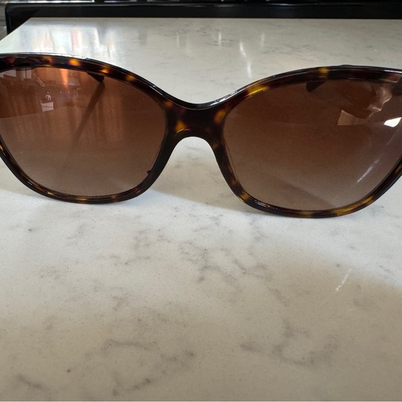 Women’s coach sunglasses - Picture 2 of 4